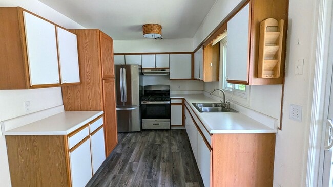 Building Photo - 936 Seminole Rd