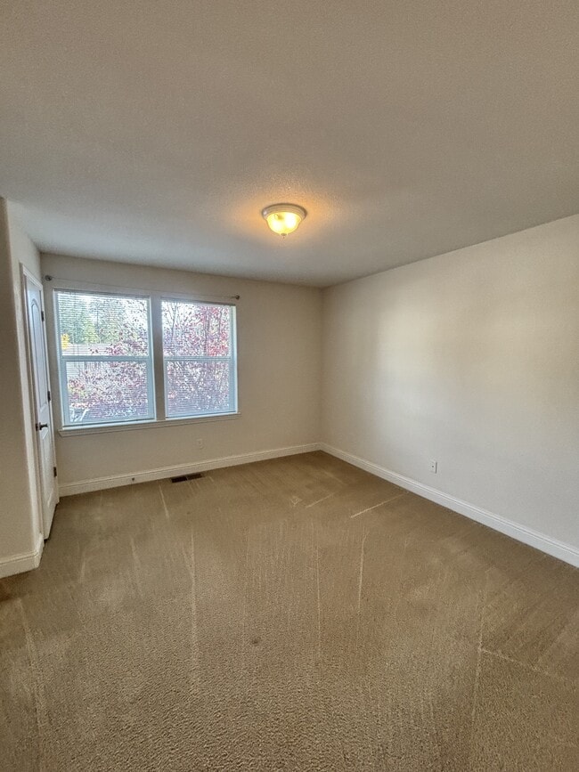 Building Photo - 114 Ironhorse Place