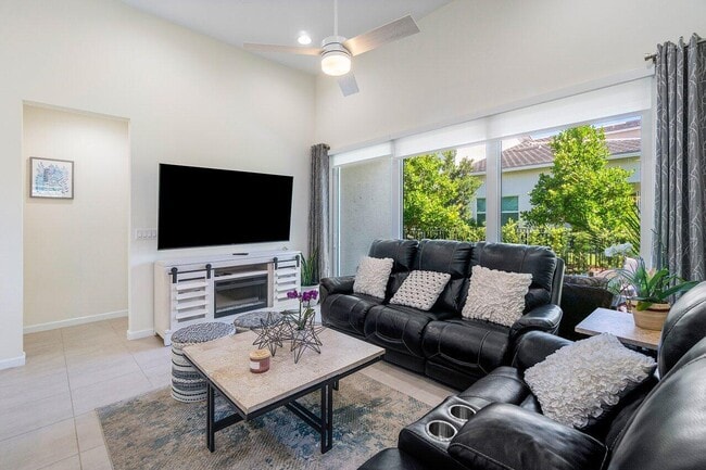 Building Photo - 5160 Willow Crk Dr