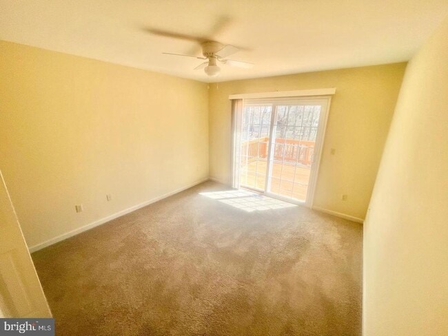 Building Photo - 711 Yorktown Blvd