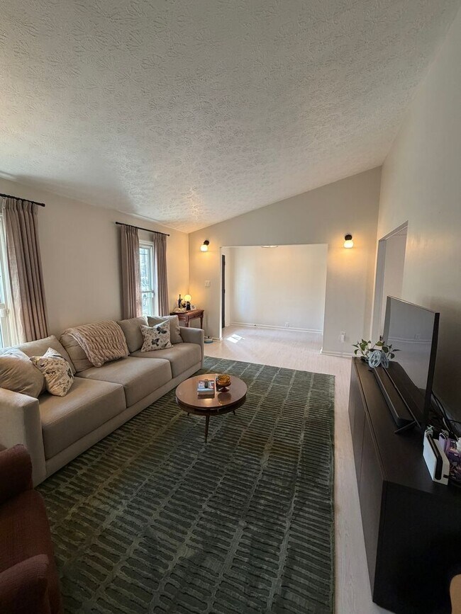 Building Photo - 7031 Darnell St