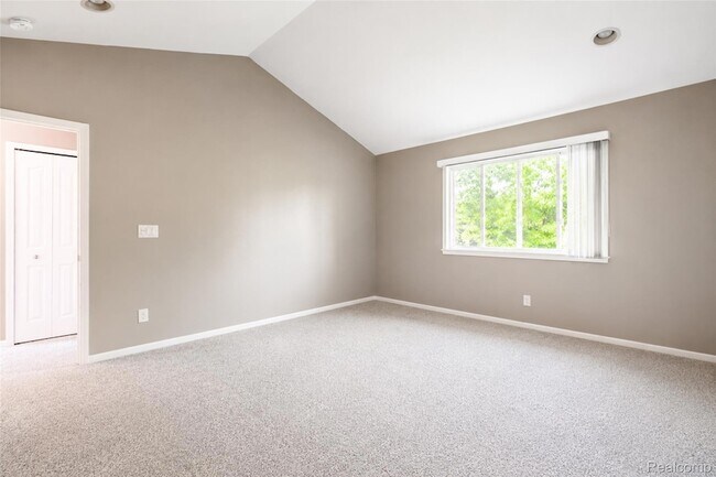 Building Photo - 22733 Coachlight Cir