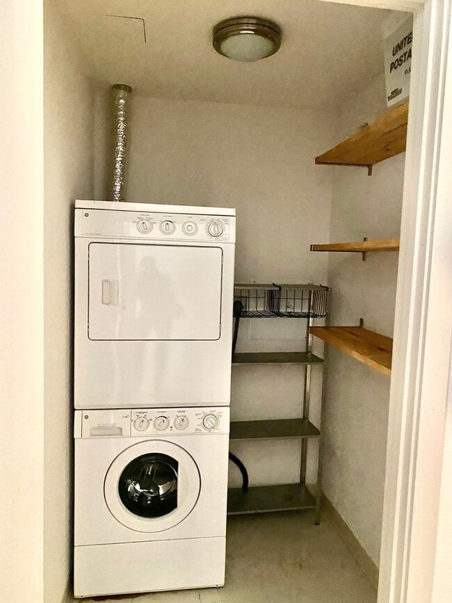 Building Photo - Charming 1BR  condo in Washington, DC