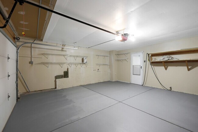 Building Photo - 1356 Larchmont Dr