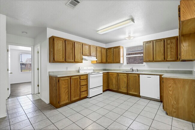 Building Photo - 206 Bobbie Ann Ct