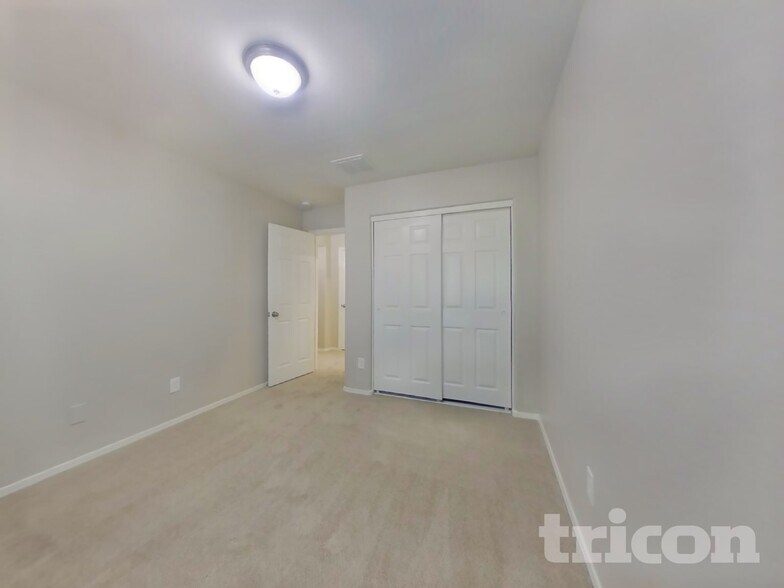 Building Photo - 14714 N 176th Ln