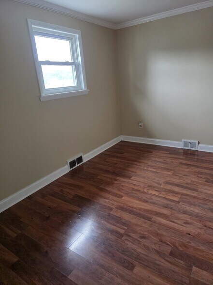 Building Photo - 540 Boquet St