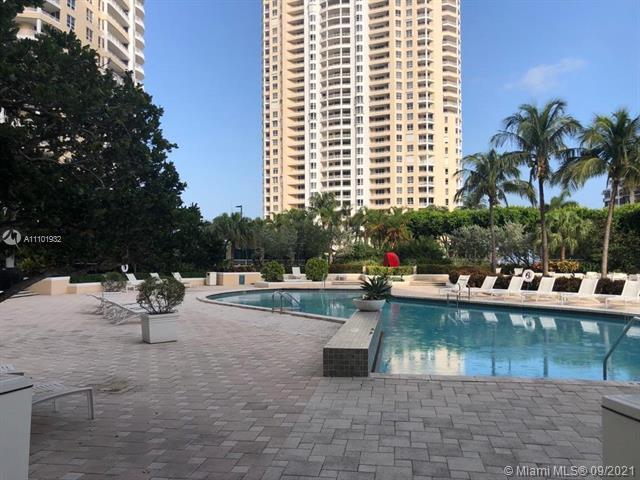 Building Photo - 888 Brickell Key Dr