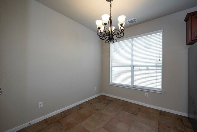 Building Photo - 46 N Planchard Cir