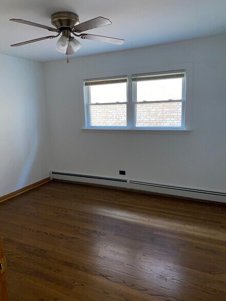 Building Photo - 8252 W 95th St