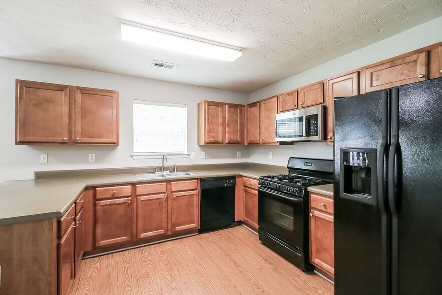 Building Photo - 112 Garrison Ln