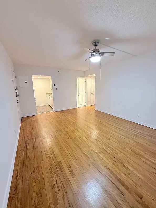 Building Photo - Beautiful 1bedroom Available