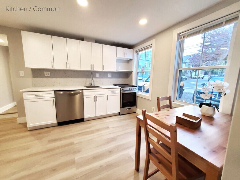 Building Photo - 98 Sciarappa St