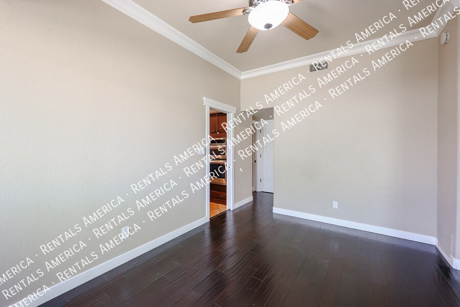 Building Photo - 15811 E Richwood Ave