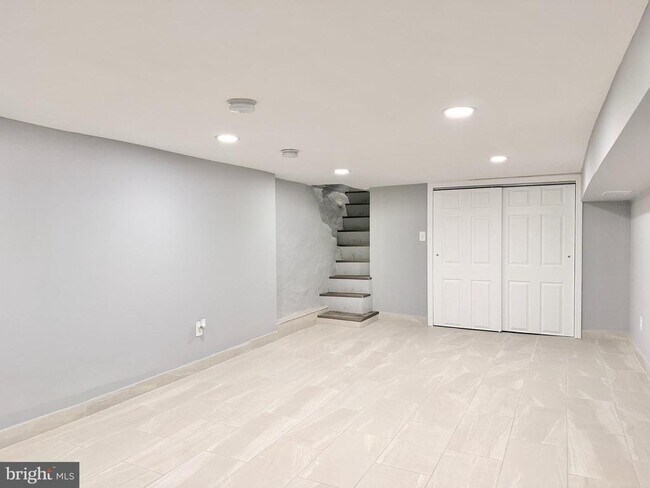 Building Photo - 840 Cumberland St