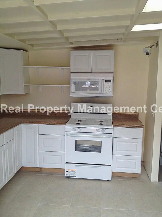 Building Photo - AVAILABLE OCTOBER - Nice Home in Los Osos ...