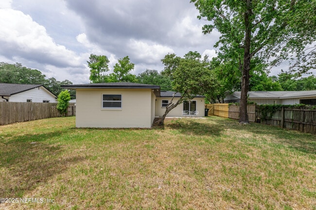 Building Photo - 7869 Jolliet Dr