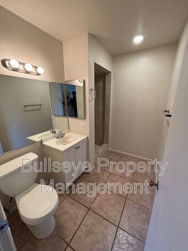 Building Photo - 5322 W Caron St