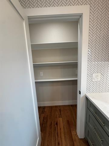 Building Photo - 911 N Spring St