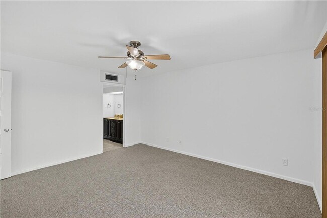 Building Photo - 13618 Greenfield Dr