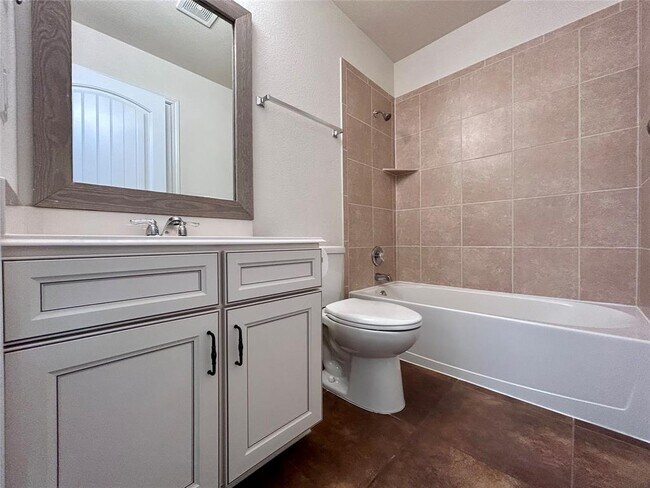 Building Photo - 180 Mystic Hollow