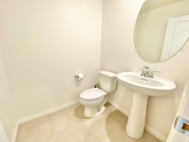 Building Photo - STUNNING BRAND NEW 3 BEDROOMS 2.5 BATHROOMS TWO STORY TOWNHOUSE WITH 2 CAR GARAGE