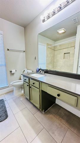 Building Photo - 813 Sandhurst Dr