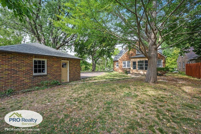 Building Photo - 3 Bedroom Home in St. Paul