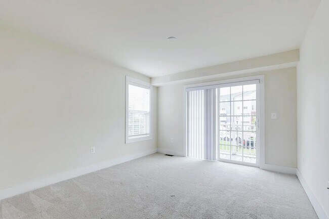 Building Photo - 4240 Broad Hill Dr
