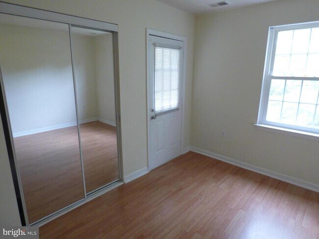 Building Photo - 8205 Whispering Oaks Way