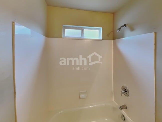 Building Photo - 2095 E Shadow Dr