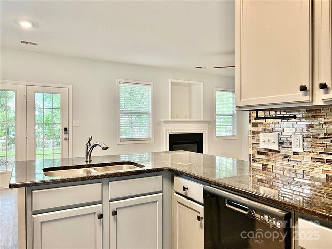 Building Photo - 5717 Lindley Crescent Dr