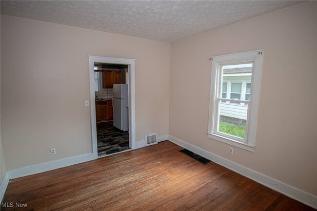 Building Photo - 276 Wildwood Ave