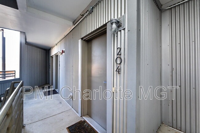 Building Photo - 1600 Fulton Ave
