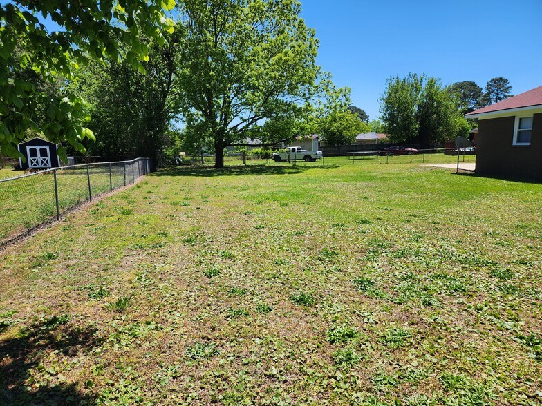 Building Photo - 2408 Crabtree Ct