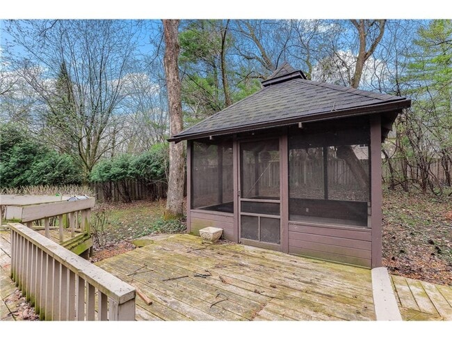 Building Photo - 5880 Christmas Lake Rd