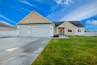 Building Photo - 3879 E Pepperwood Ln