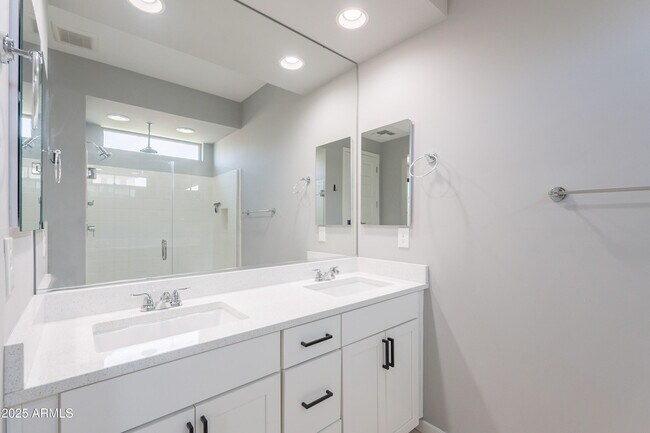 Building Photo - 9570 W Whispering Wind Dr
