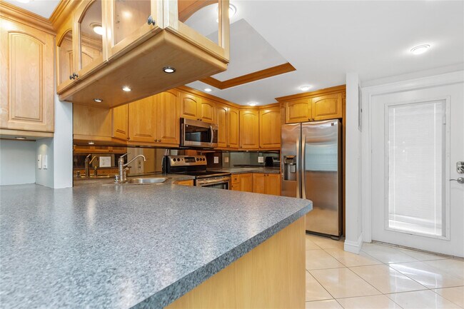 Building Photo - 2731 NE 14th Street Causeway