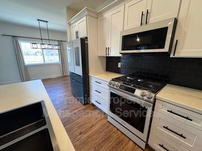 Building Photo - 2522 Hunter Hall St