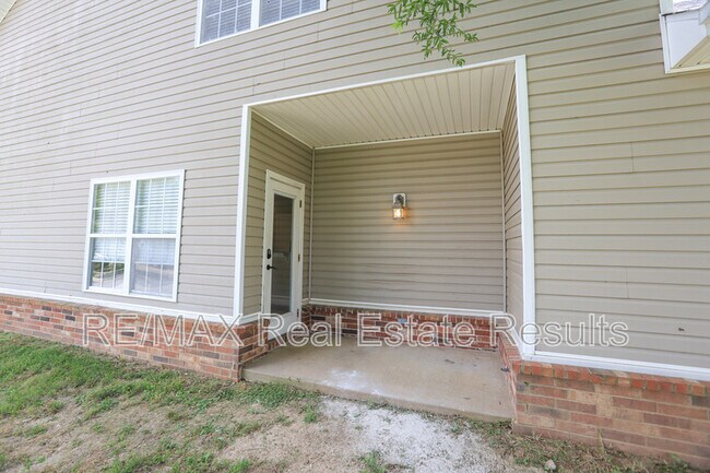 Building Photo - 1511 Benjamin Grn