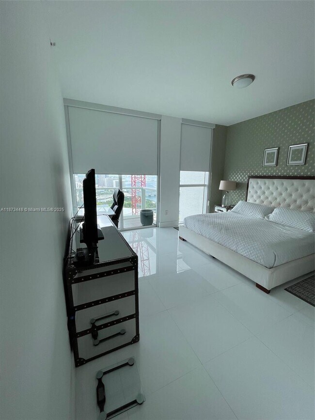Building Photo - 244 Biscayne Blvd