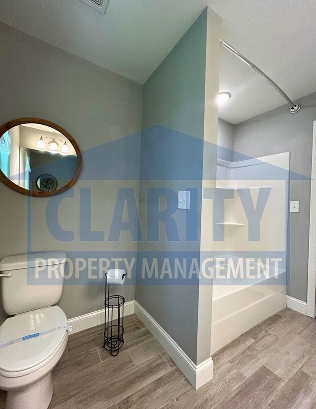 Building Photo - Charming 3 Bedroom, 2 Bath Home with Spaci...