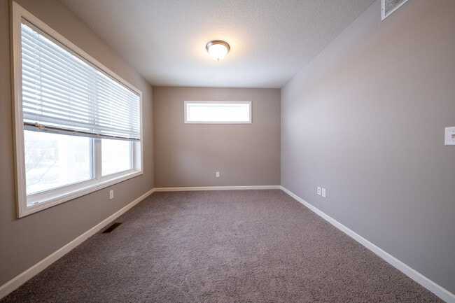 Building Photo - 20817 Guthrie Dr