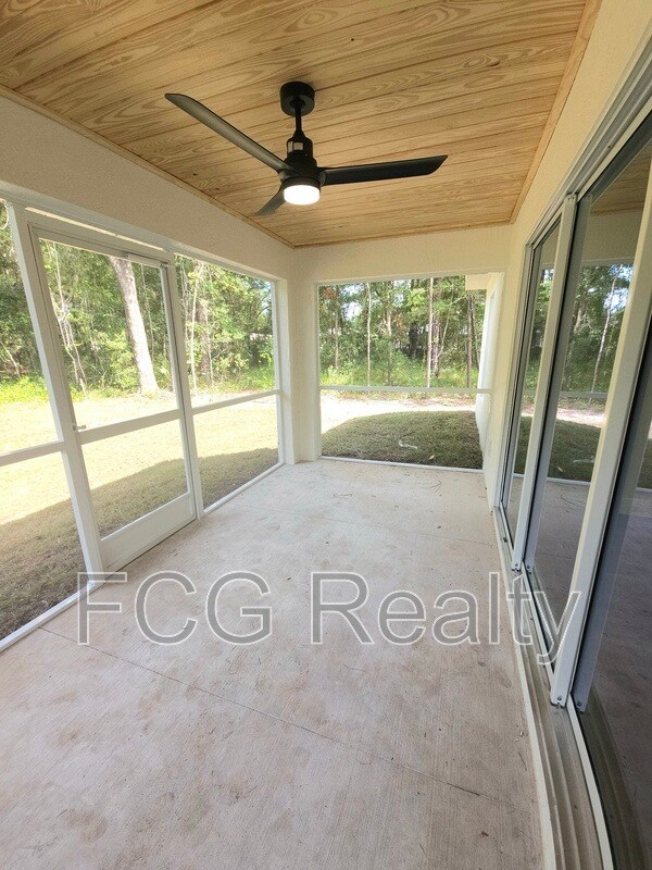 Building Photo - 6551 Hemlock Rd