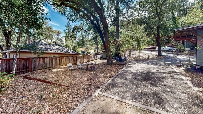 Building Photo - 1250 Bentley Dr
