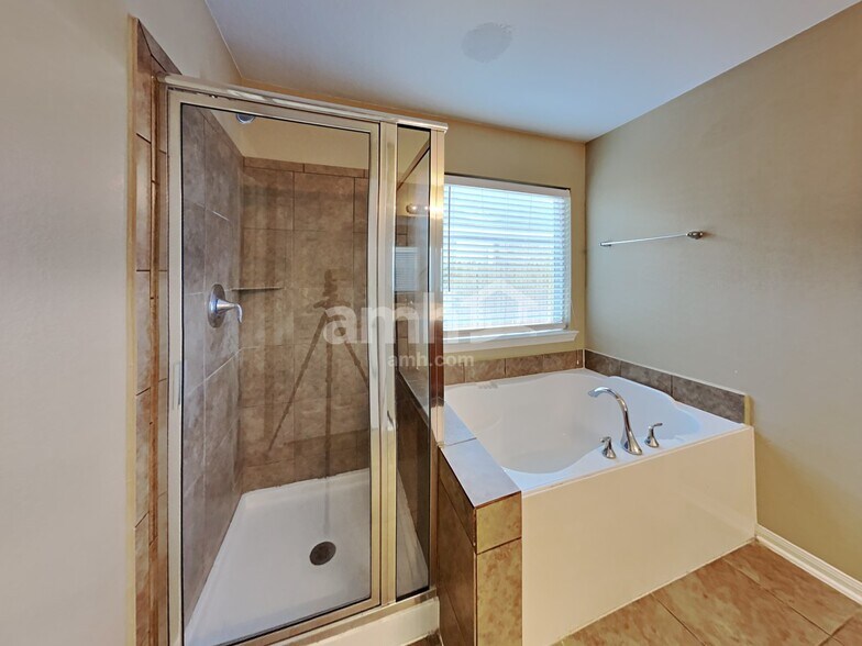 Building Photo - 5318 Rio Dr