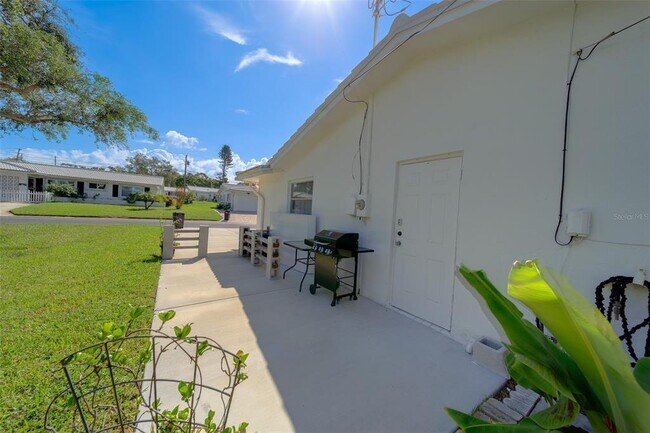 Building Photo - 9262 140th Ln