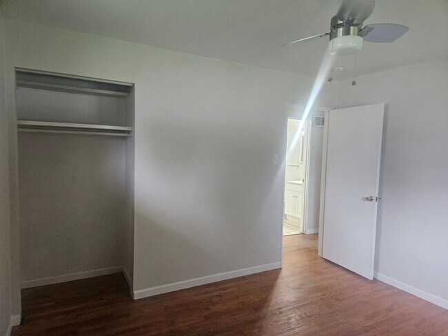Building Photo - 414 S Cadillac Dr
