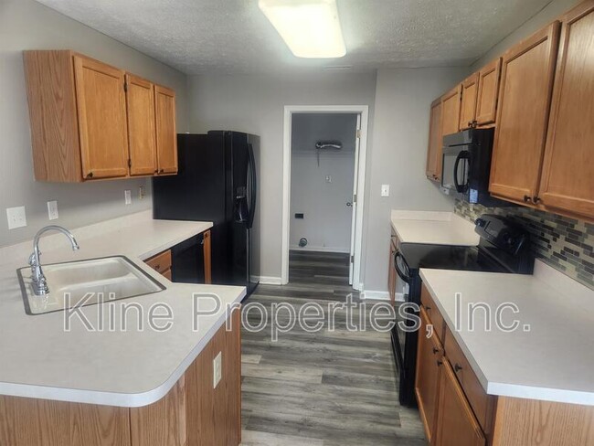 Building Photo - 5015 Clarkson Dr